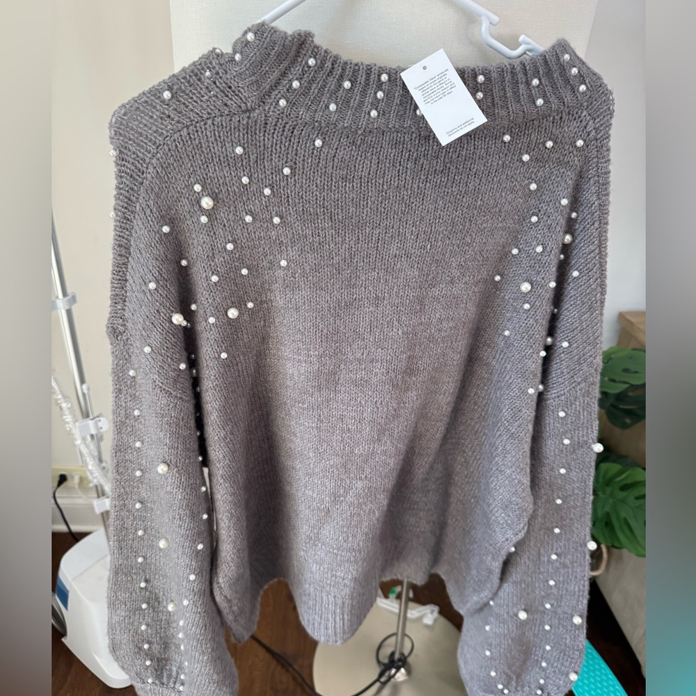 Women’s beaded sweater size xlarge NWT